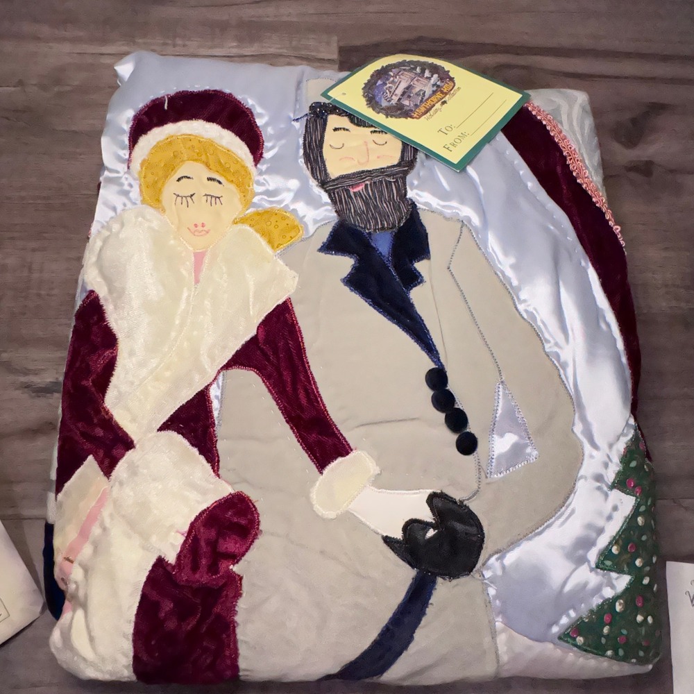 VTG Holiday Quilted Wall Hanging Throw Patchwork Country Christmas Decor Velvet